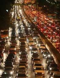 Imagem-da-Avenida-Paulista-com-muitos-carros