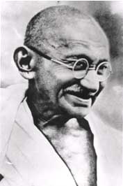 Foto-de-Gandhi-rindo