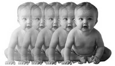 Imagem-em-preto-e-branco-de-varias-imagens-de-bebes-sorrindo-sendo-duplicadas