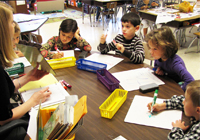 Foto de alunos em sala de aula. Crdito: woodleywonderworks/flickr