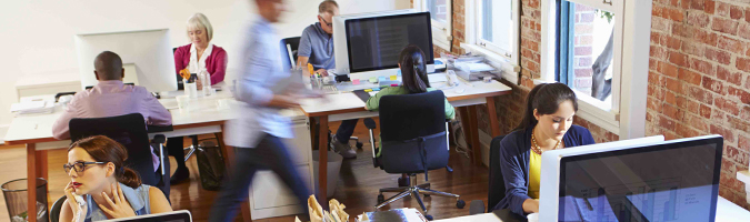 pessoas no ambiente de trabalho