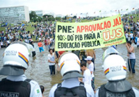 Em ato, estudantes pedem votao do PNE e 10% do PIB para educao. Crdito: Marcelo Camargo/Agncia Brasil